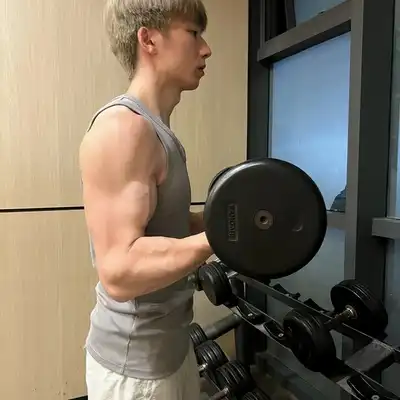 侯飞承